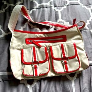 Medium size lightweight purse